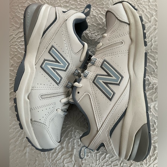 NWT NEW BALANCE Sneakers - Picture 1 of 5